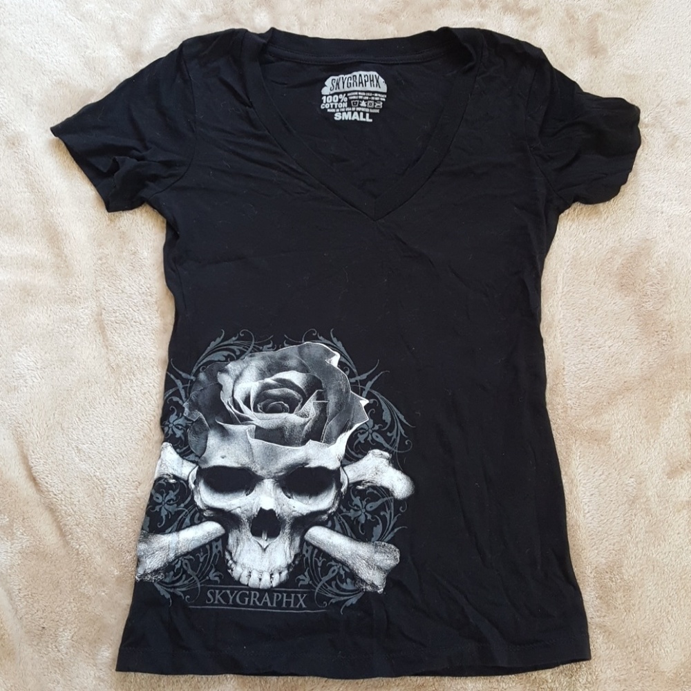 Skygraphx black T-shirt with skulls